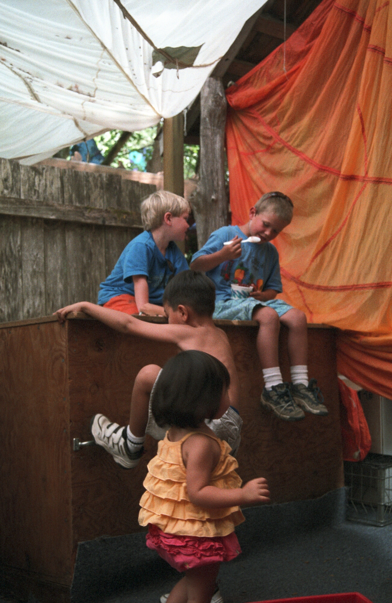 2002-07-10 - Oregon Country Fair - 030.jpg